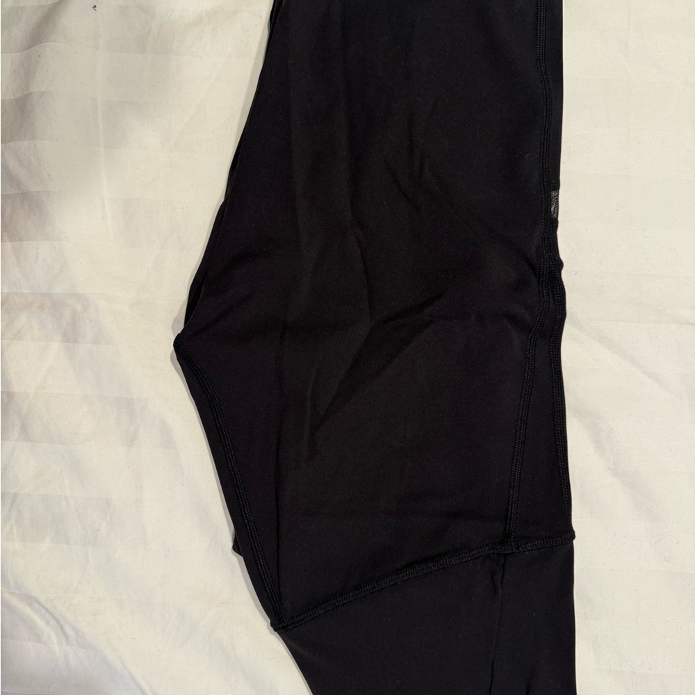 Lululemon - Picture 4 of 5